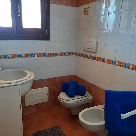 Con Piscina شقة