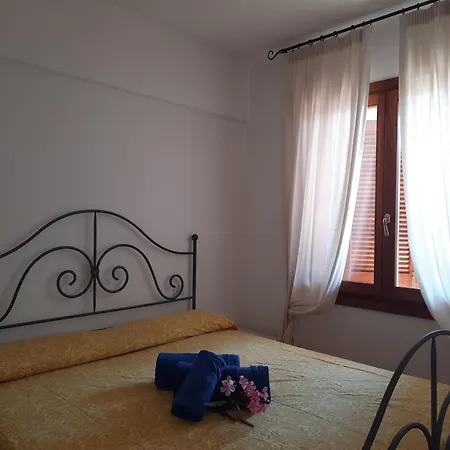 Con Piscina شقة
